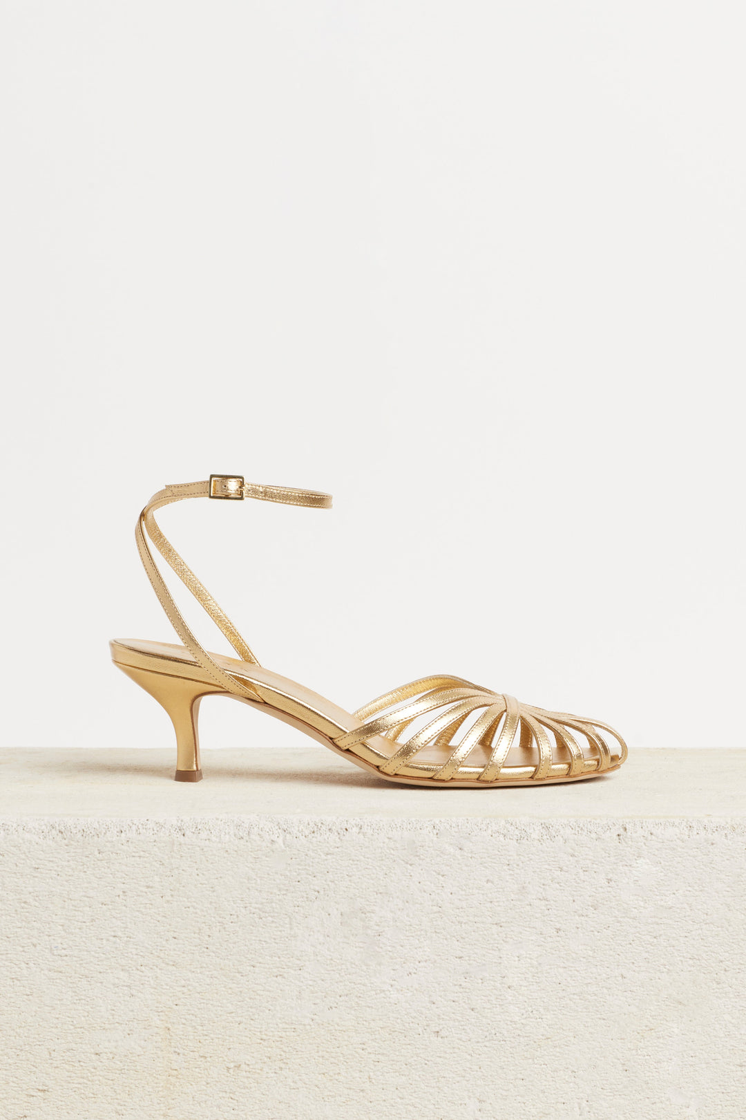Husk JADE SANDAL - Brass Metalic