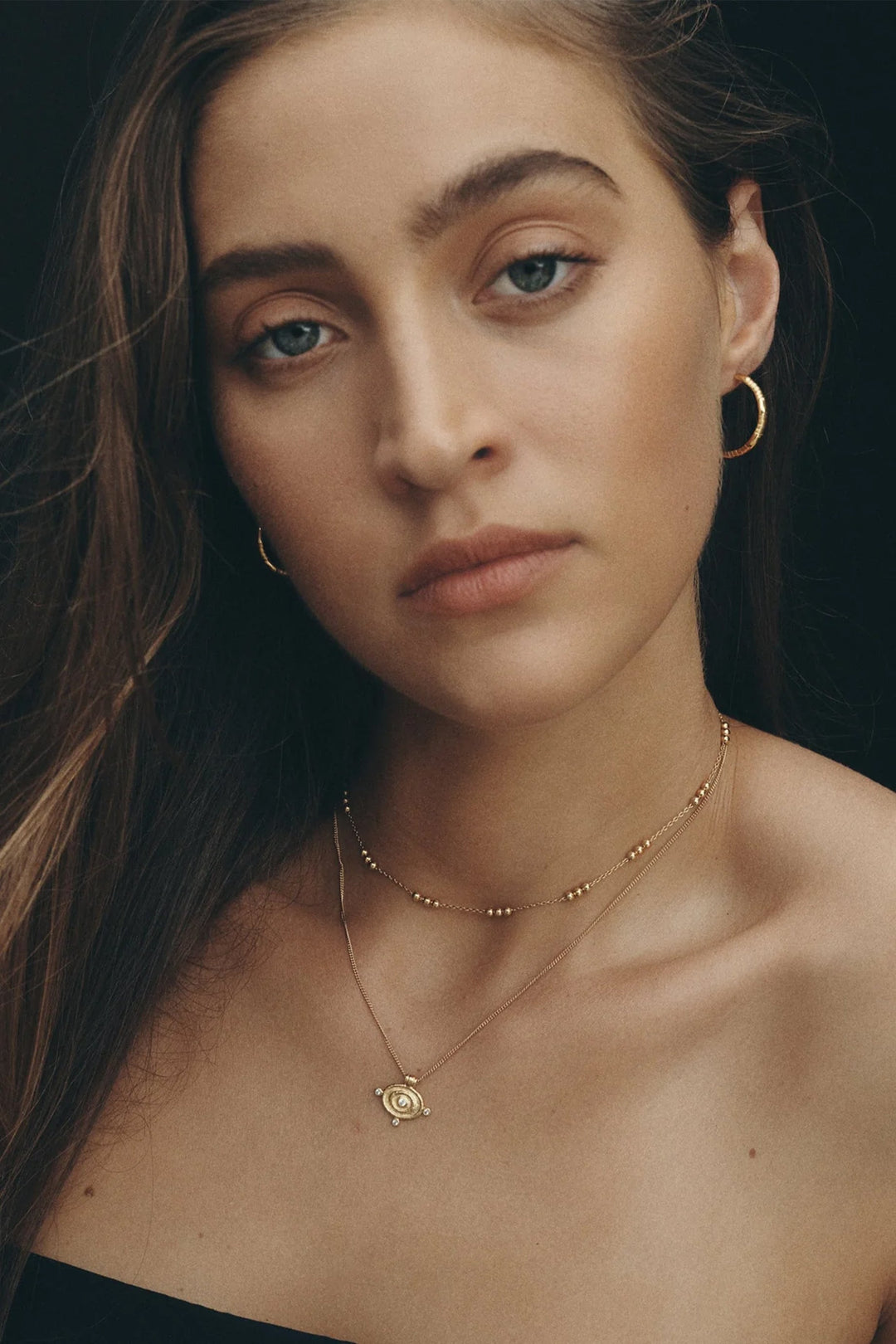 Temple Of The Sun Reign Oval Necklace - Gold