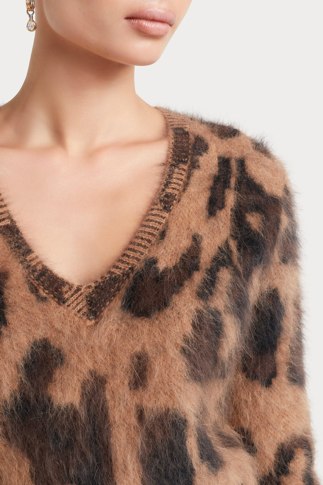 Antalya Leo V-Neck