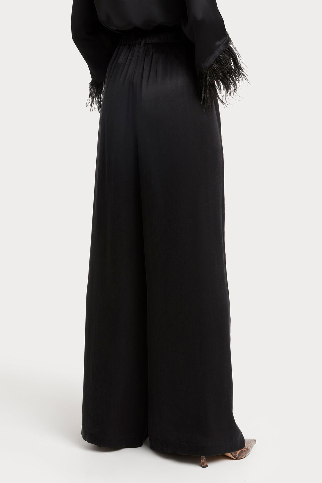 Husk Octavia Pant