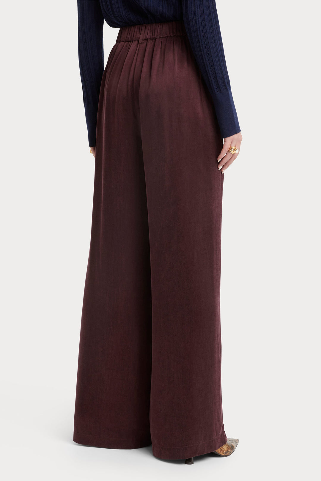Husk Octavia Pant