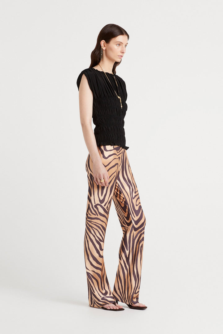 Husk Anya Pant